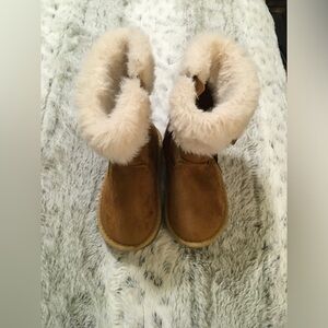 Cozy Tan Shearling Boots